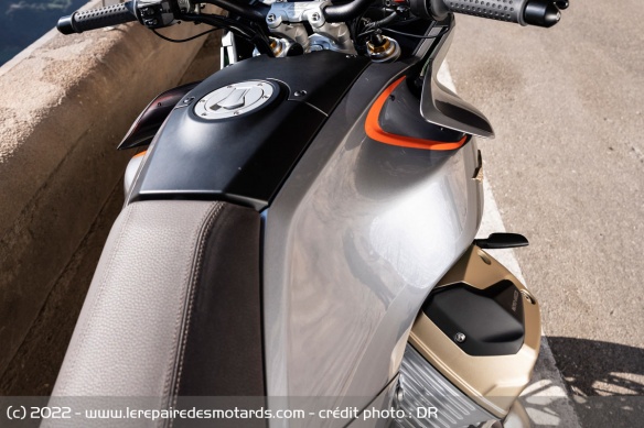 Le réservoir de la V100 Mandello embarque 17 litres de carburant