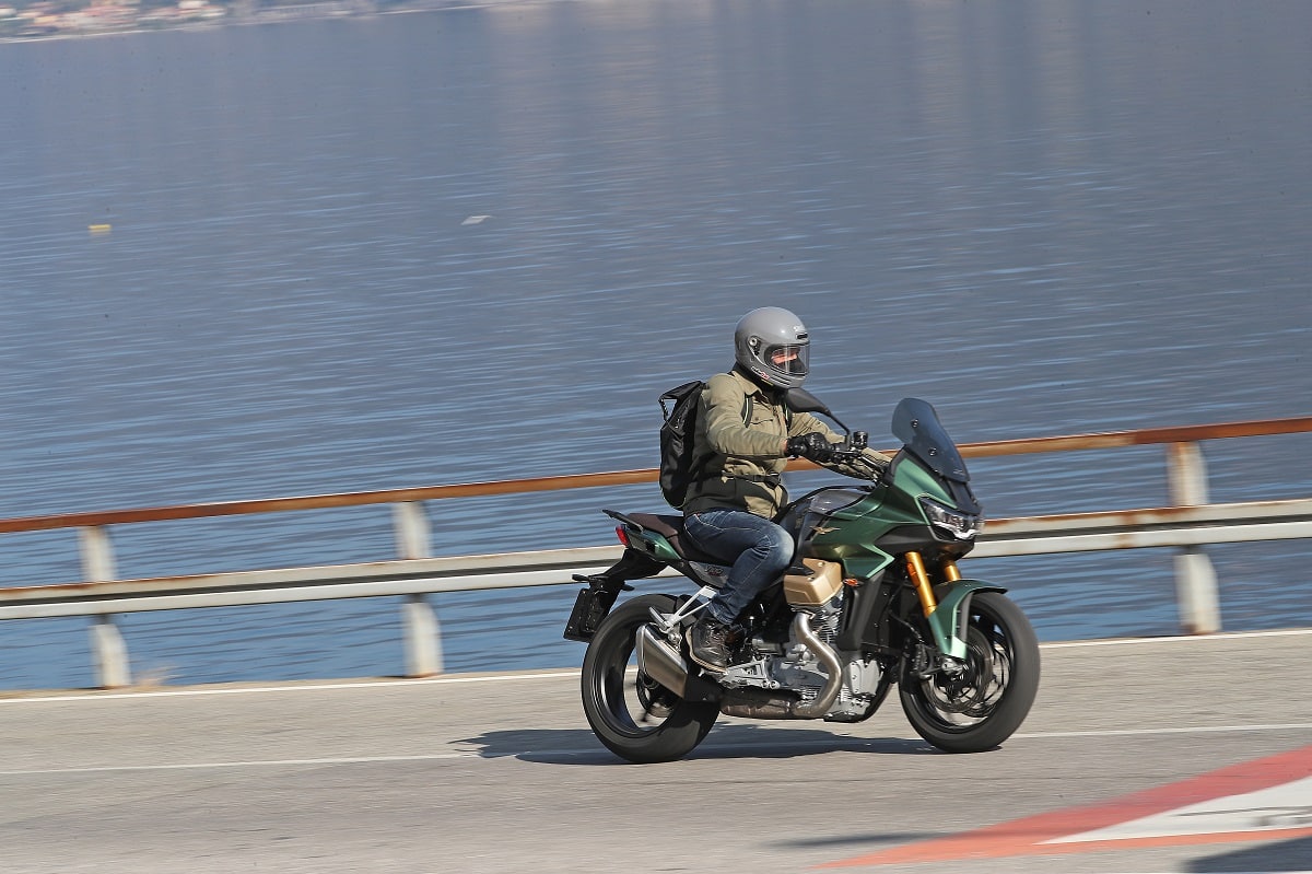 Essai Moto Guzzi V100 Mandello S