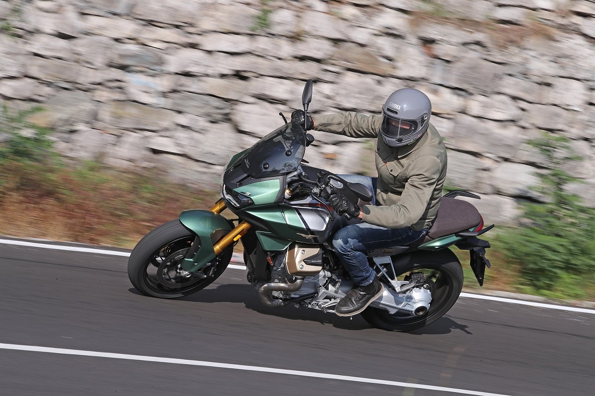 Essai Moto Guzzi V100 Mandello S