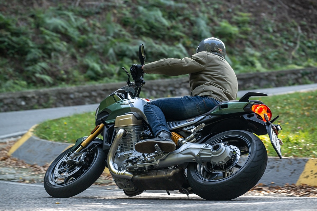 Essai Moto Guzzi V100 Mandello S