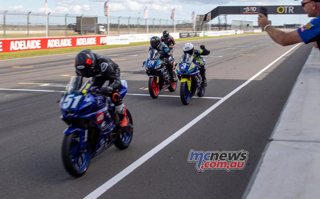 Moto-Cameron-Dunker-Champion-dAustralie-Supersport-300-2022