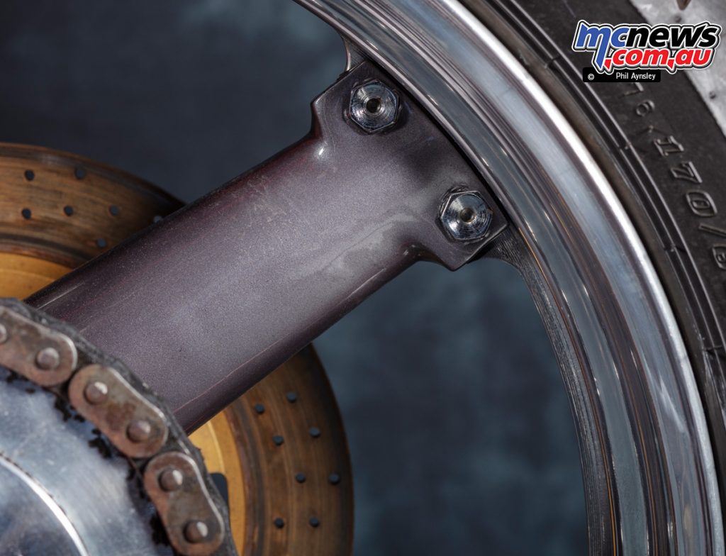 Les roues étaient des unités de 18 pouces