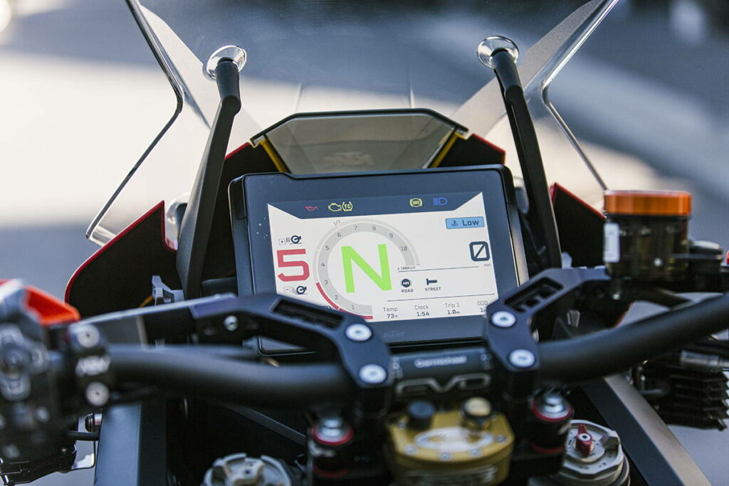 , Moto: DESTROYER DU DÉSERT : KTM 1290 Paris Dakar by RSD.