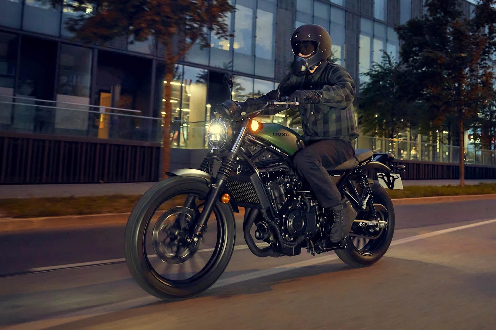 La gamme CL de Honda, dont les CL250, 300 et 500 ont fait leur entrée sur les marchés du monde entier. Média provenant d'Ultimate Motorcycling.