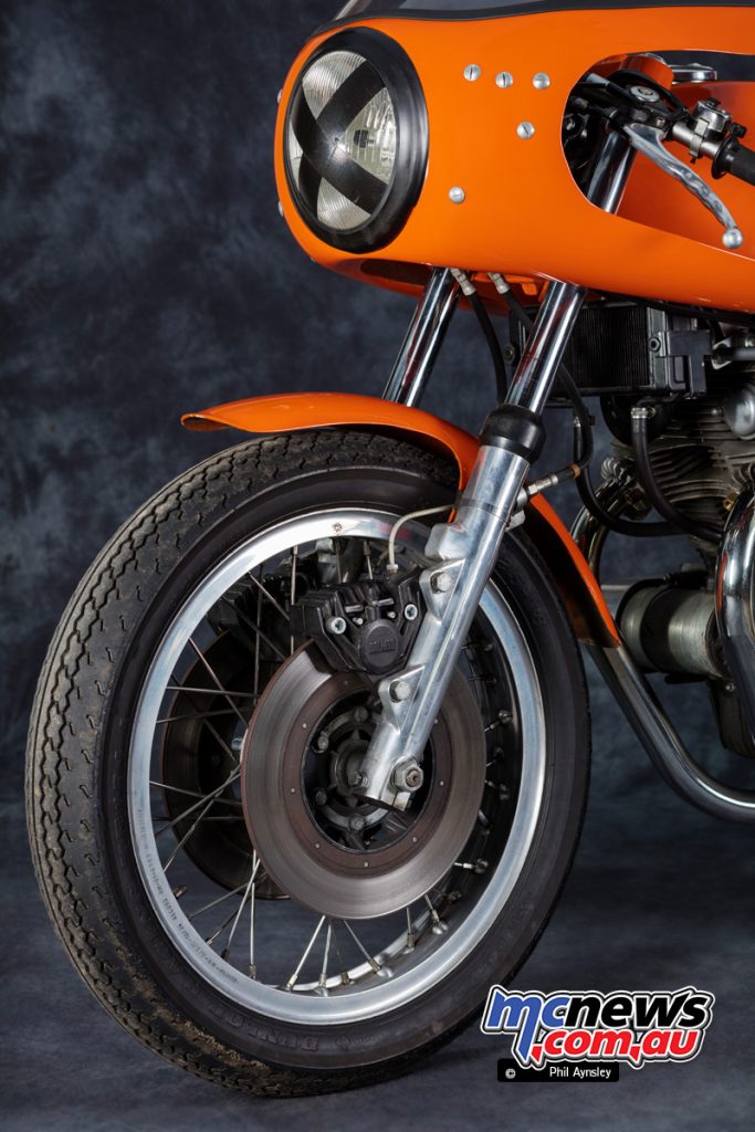 Des freins à double disque ont été installés sur le SFC