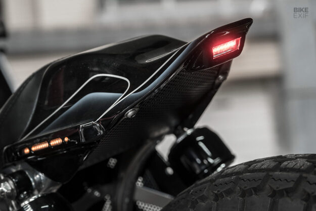 Traqueur de rue Yamaha SR150 par Hide Work Custom