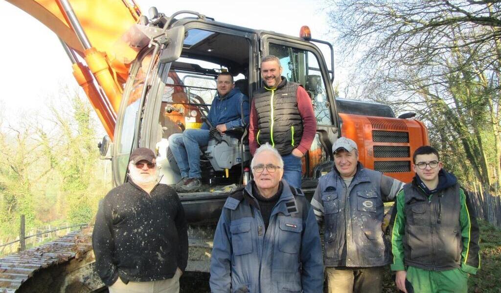 , Le Moto-Club de Glénac prépare le circuit pour le championnat de France de moto-cross