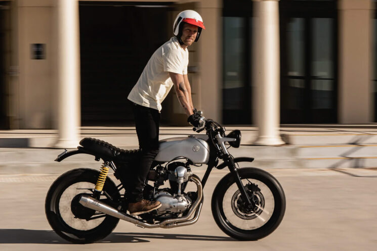 Kawasaki W650 personnalisé par Deus ex Machina