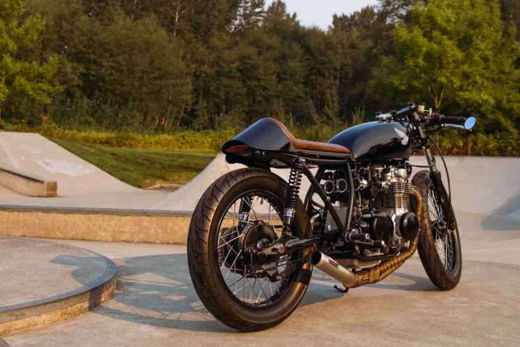 Honda CB550 café racer par Skog Moto