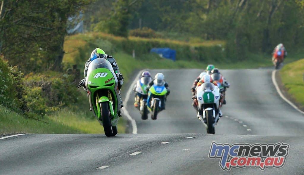 Martin Jessop a également remporté le concours SuperTwins au NW200 2017