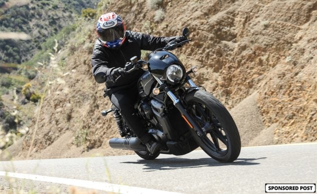 Dennis Kirk Responsable des fonctionnalités