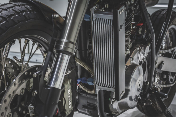 Suzuki DR Big personnalisée par Bolt Motor Co.