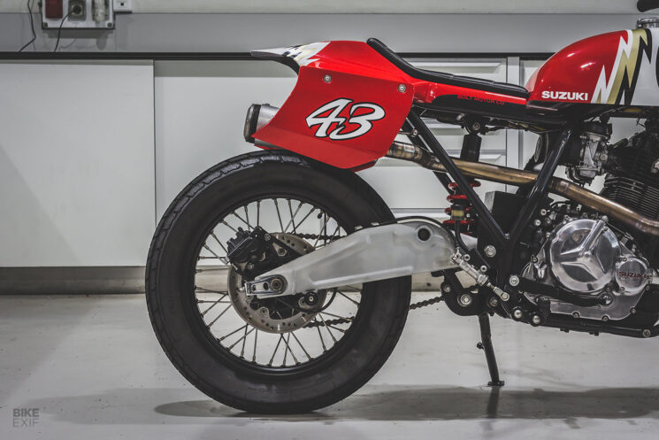 Suzuki DR Big personnalisée par Bolt Motor Co.