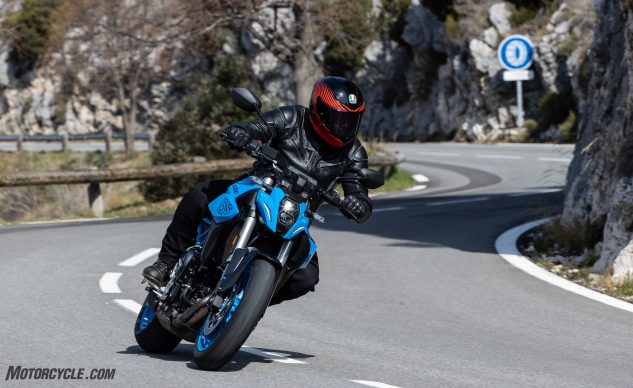 , Moto: Essai de la Suzuki GSX-8S 2023 – Premier tour