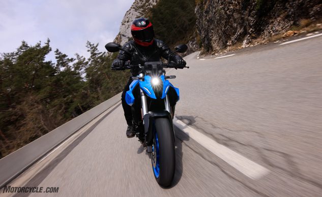 , Moto: Essai de la Suzuki GSX-8S 2023 – Premier tour