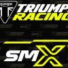 Les logos du championnat du monde de SuperMotoross, fusionnés avec celui de Triumph Racing. Média provenant de Triumph.