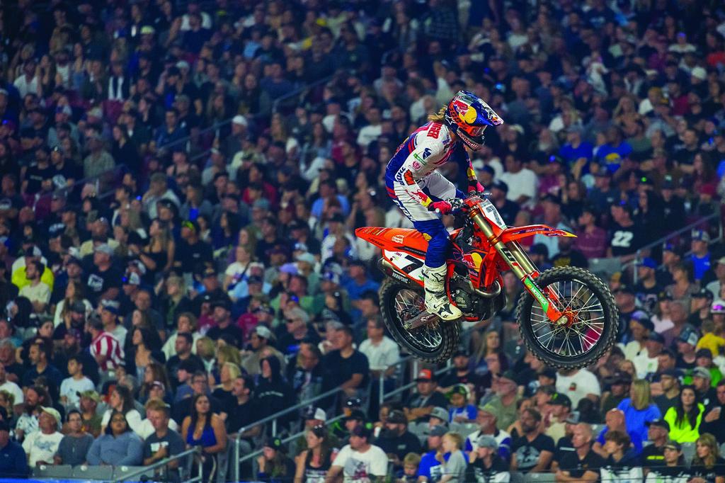 AARON PLESSINGER - COURSE D'USINE RED BULL KTM