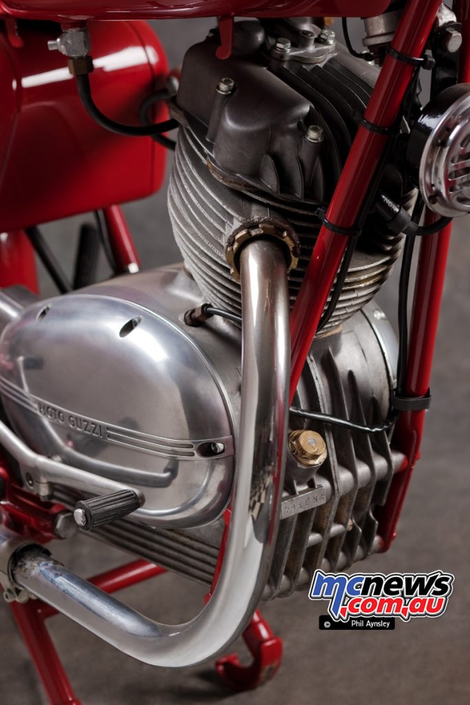 , Moto: Moto Guzzi Stornello 125 Turismo