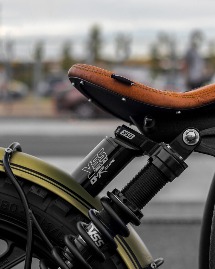 , Moto: TEL PERE, TEL FILS : Une paire de BMW par Incerum Customs.