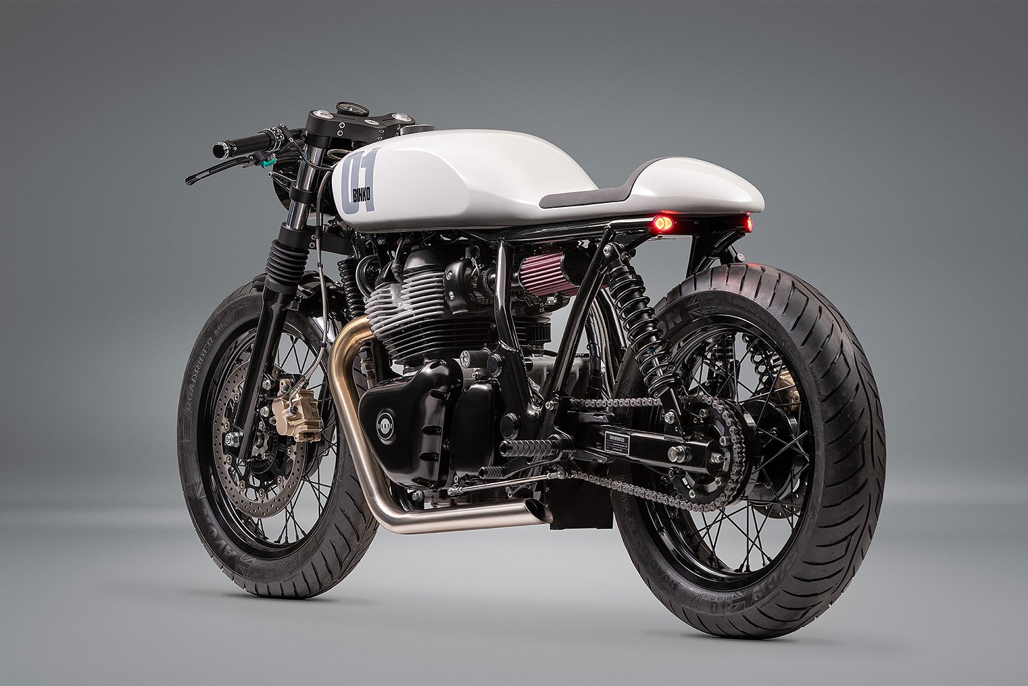 Royal Enfield Interceptor 650 café racer par Earth Motorcycles