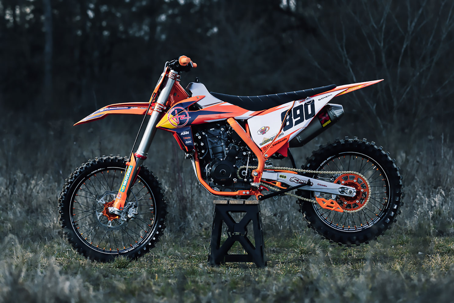 Vélo d'enduro KTM personnalisé de 890 cm3