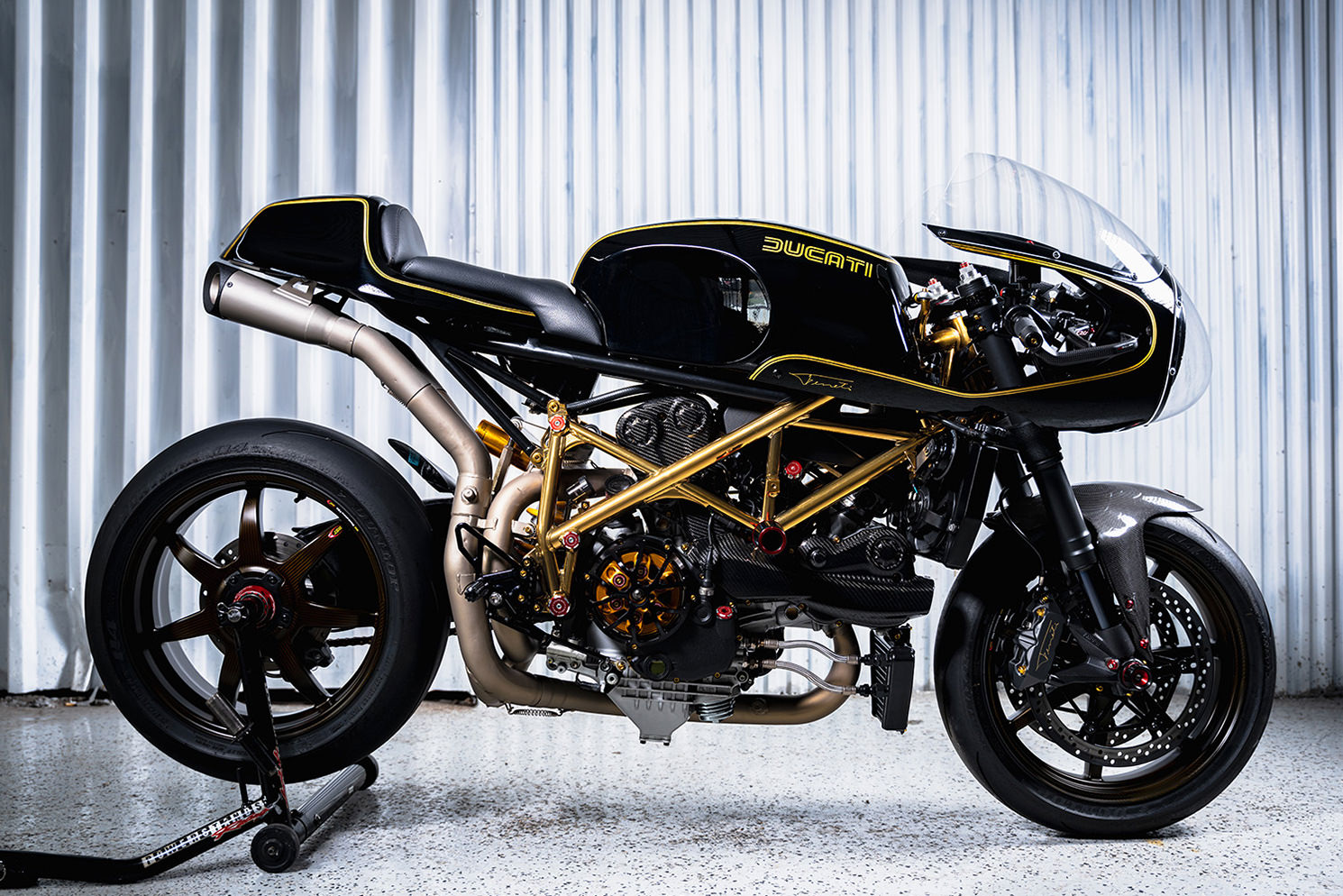 Ducati 1098 café racer par Ronaldo Ferreti