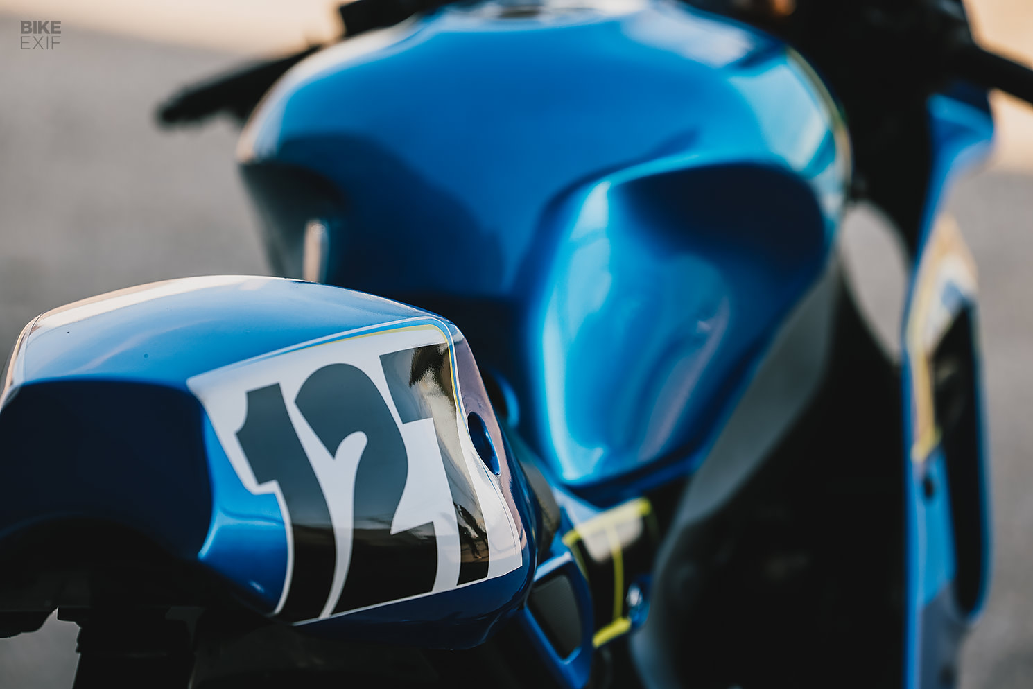 Superbike rétro Yamaha XSR900 personnalisée