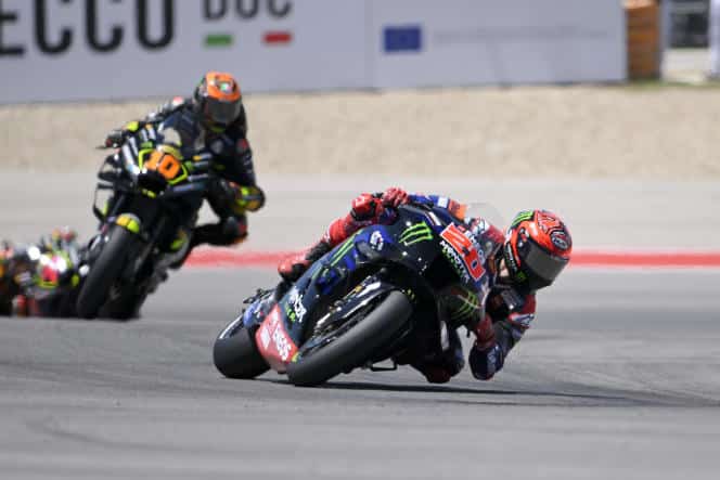 Le Français Fabio Quartararo à la lutte avec l’Italien Luca Marini lors du Grand Prix des Amériques, à Austin, au Texas, le 16 avril 2023.