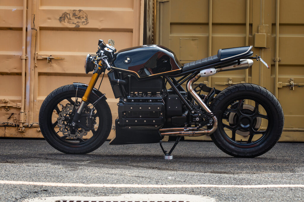 , Moto: BAVARIAN NOIR : BMW K100 par Jax Garage.