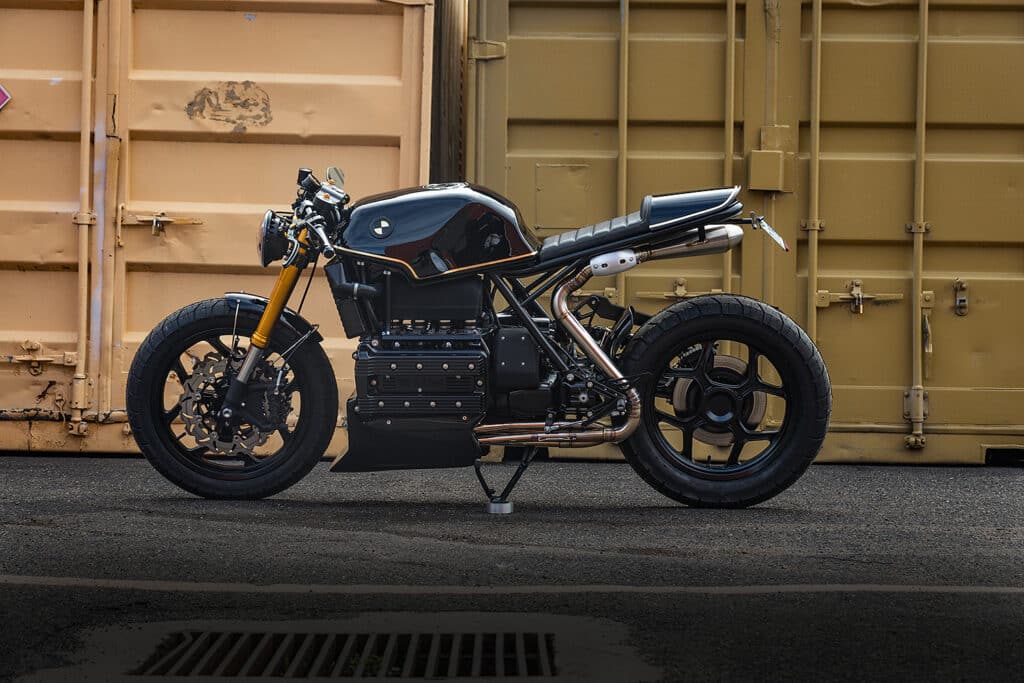 Moto-BAVARIAN-NOIR-BMW-K100-par-Jax-Garage