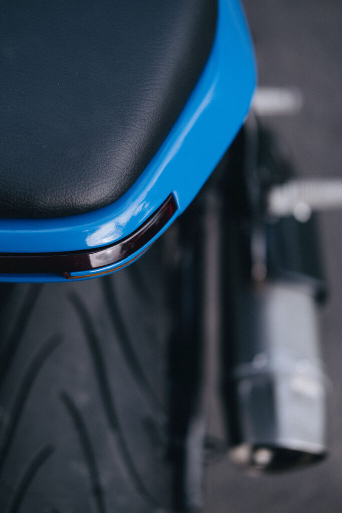 , Moto: BLUE FALCON : Yamaha MT-25 par Treasure Garage.