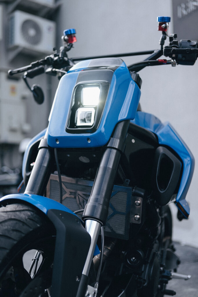 , Moto: BLUE FALCON : Yamaha MT-25 par Treasure Garage.