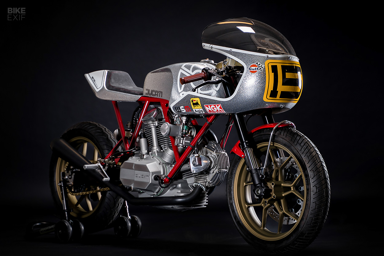Carter carré Ducati biseau moteur customisé par Walt Siegl