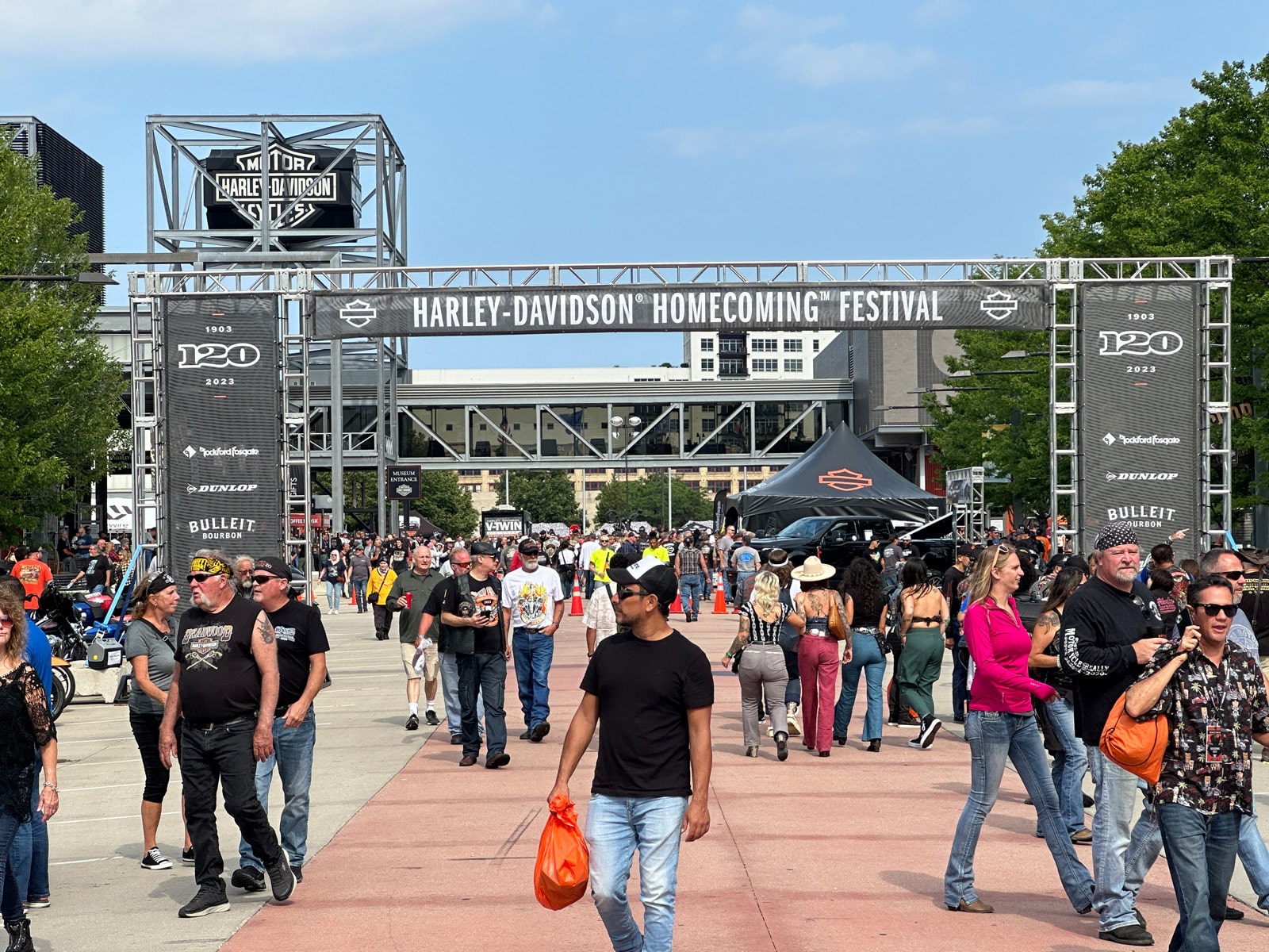 Moto-Record-de-frequentation-au-Harley-Davidson-Homecoming-Festival