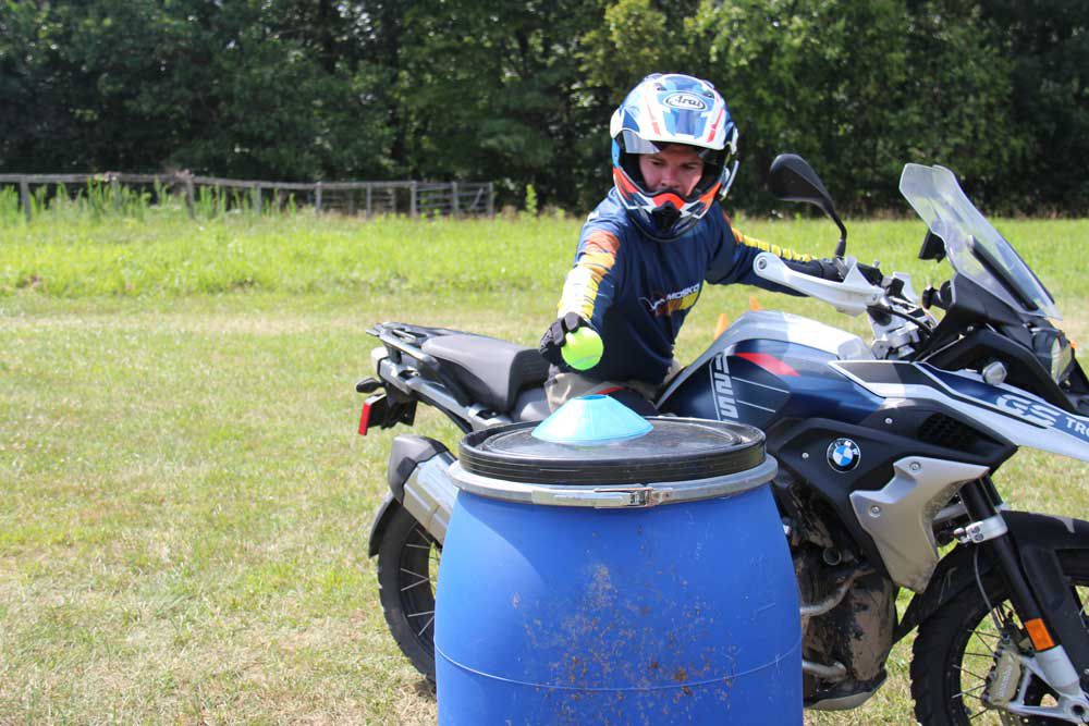 Pratiquer une compétence commune du Trophée.