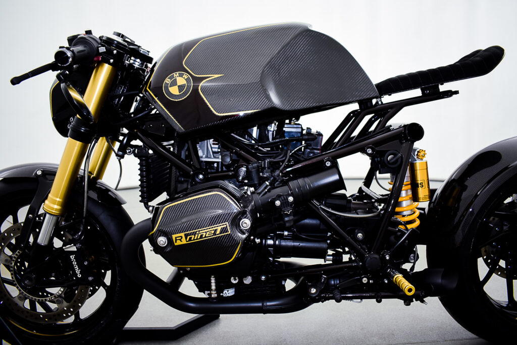 , Moto: BOXER BULGARE : BMW R nineT Carbon Edition.