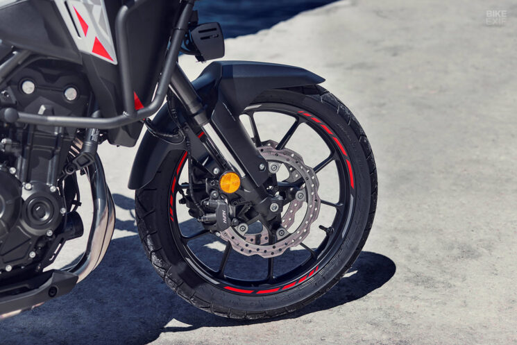 Vélo d'aventure Honda NX500 2024