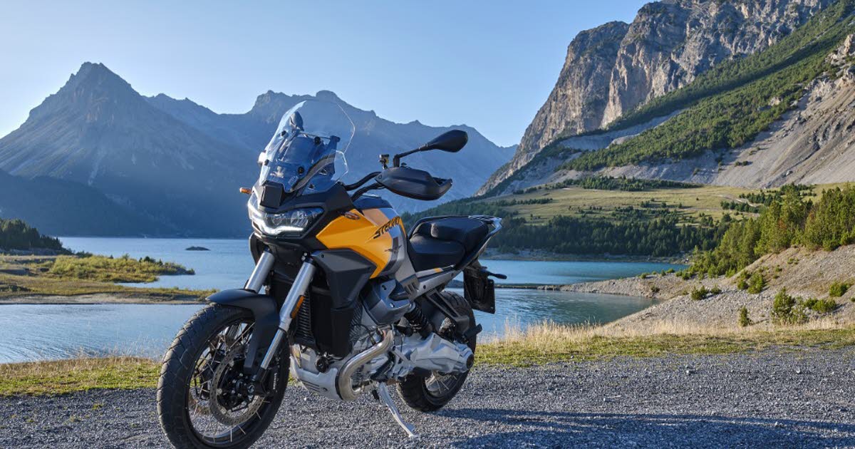 , Moto Moto Guzzi 2024 : le retour du Stelvio, le maxi trail