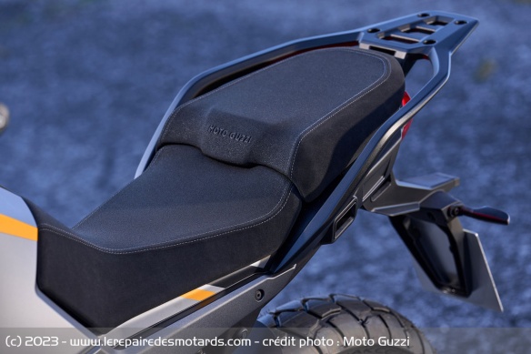 Les selles de la Moto Guzzi Stelvio