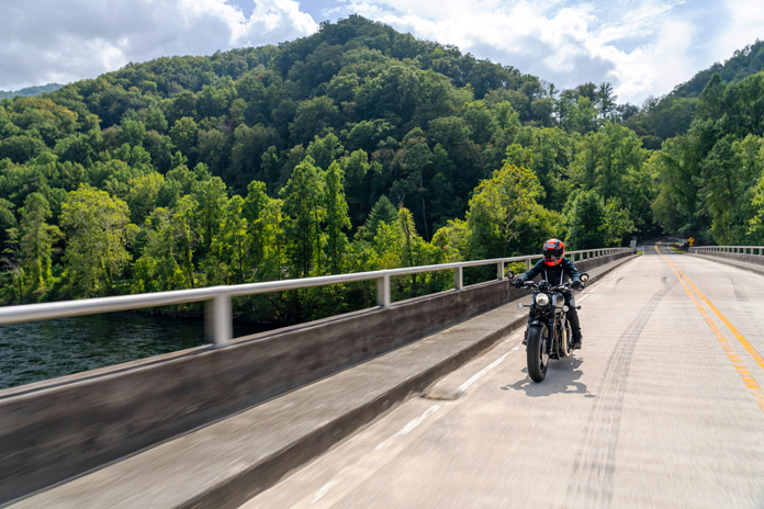 Triumph Bonneville Bobber 2023