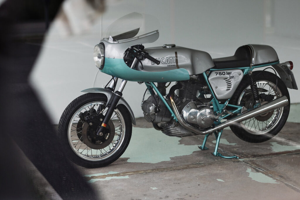 , Moto: LICORNE À VENDRE : Ducati 750SS 1974 « Cadre vert ».