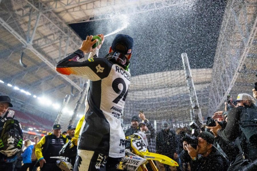 Moto-Ken-Roczen-remporte-la-victoire-du-Glendale-Supercross