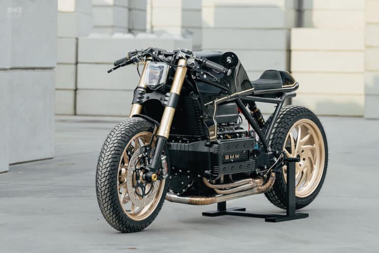 , Moto: Level Up : Un café racer BMW K100 avec une ambiance John Player Special