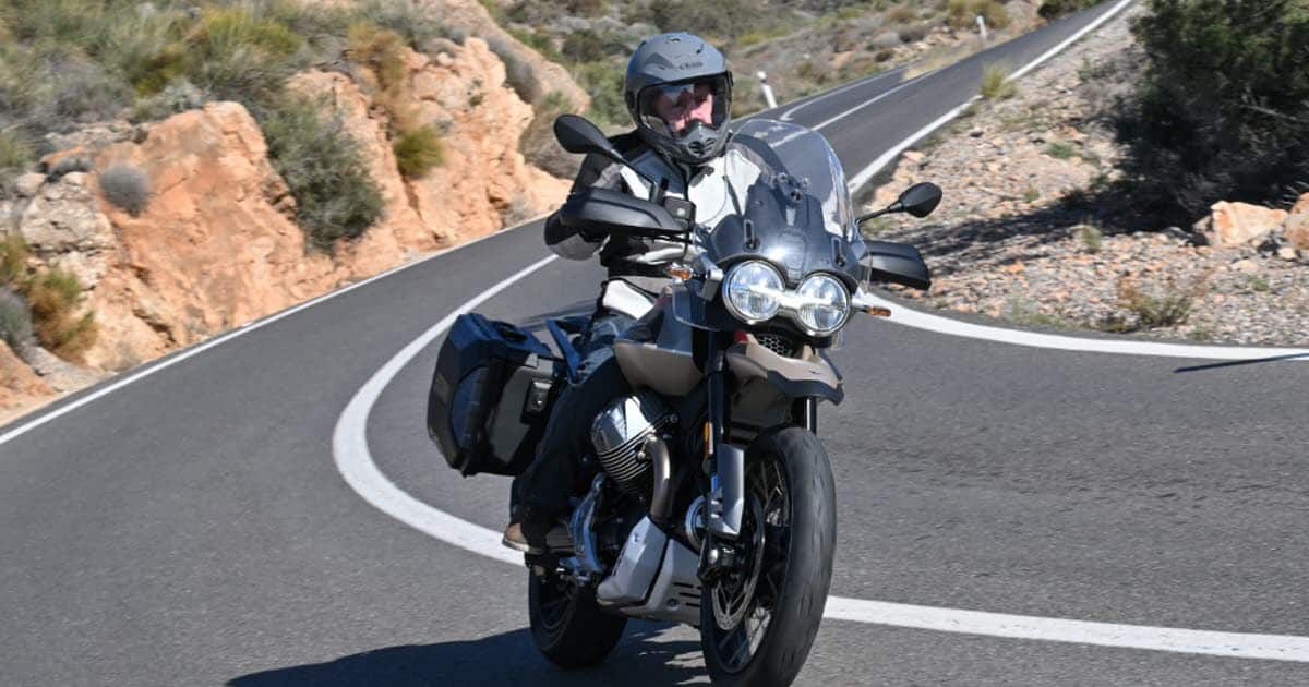 , Moto Moto-Guzzi V85TT : le trail modernisé mais à la sauce vintage