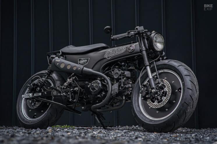 , Moto: K-Speed frappe encore avec un café racer Honda Dax menaçant