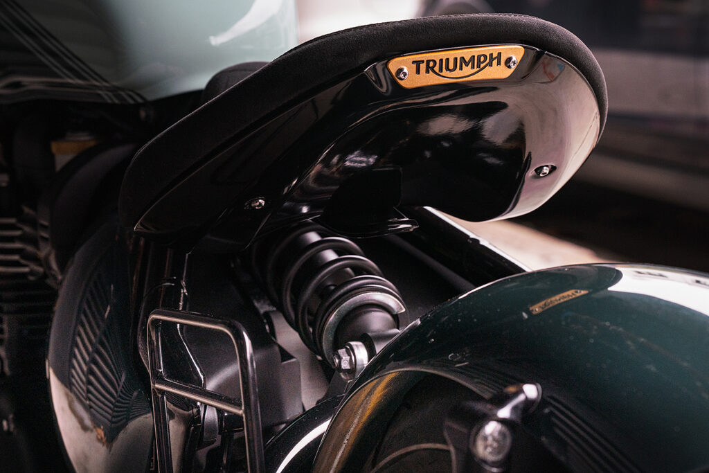 , Moto: LE DRAGON : Triumph Bobber de Deus.
