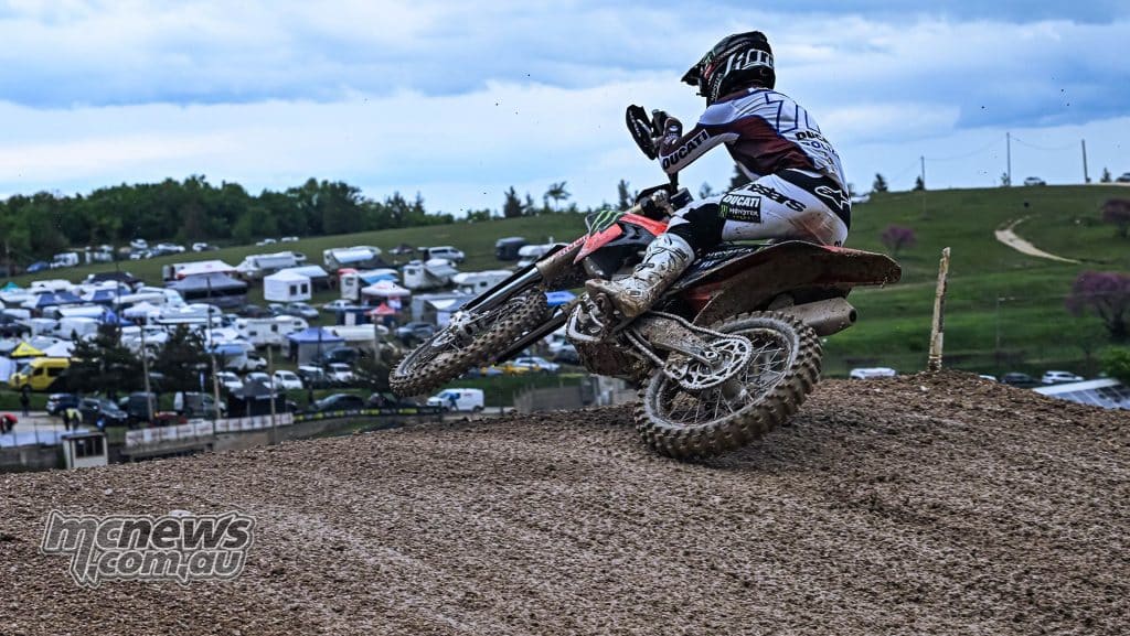 Moto-Le-prototype-Ducati-Desmo450-MX-a-nouveau-sur-le