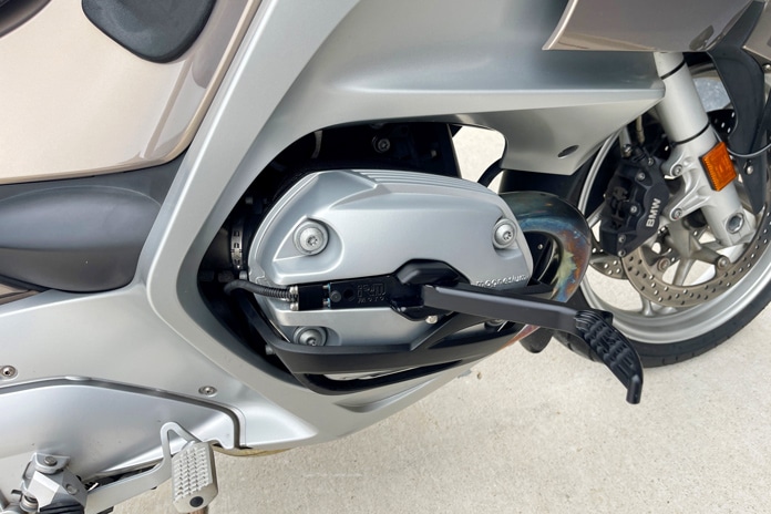 , Moto: Repose-pieds d&rsquo;autoroute IRM Moto Sahara pour BMW Hexhead R-Series Review | Engrenage