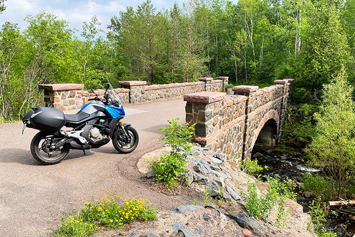 Balade préférée Duluth Minnesota Balade en moto Seven Bridges Road