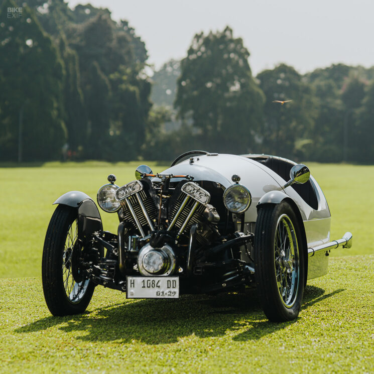 Trois-roues personnalisé avec moteur Mazda et pièces de moto
